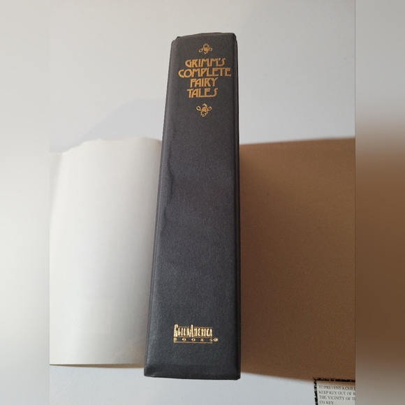 Grimm's Complete Fairy Tales - Picture 6 of 7